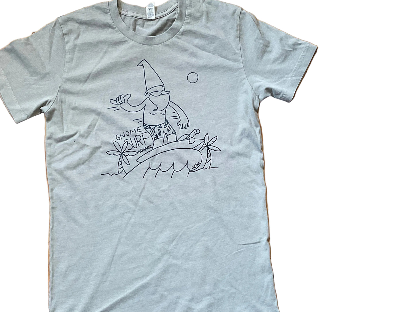 Gnome Sara Gnome Surfing Tshirt